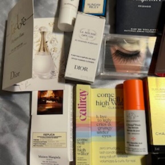 NWT Luxury 40+ Piece Sample & Deluxe Beauty Bundle, Hair, Makeup, Fragrance,Skin - Picture 4 of 8